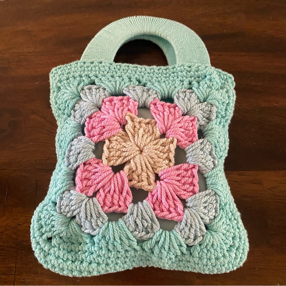 Art Class Green and Pink Granny Crochet Clutch - Picture 4 of 9